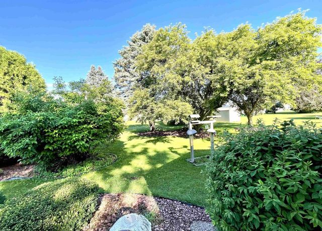 1113 N Wuthering Hills Drive, Janesville, WI 53546