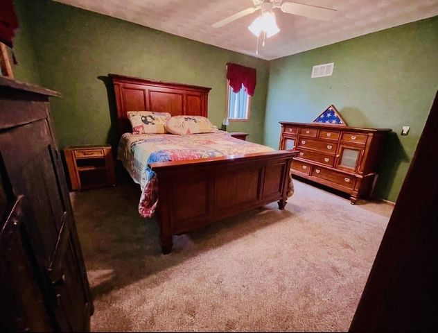 1113 N Wuthering Hills Drive, Janesville, WI 53546