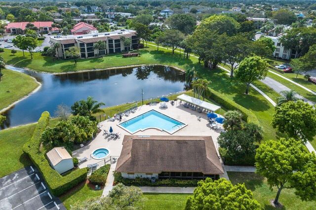 10092 Cedar Point Boulevard 204, Boynton Beach, FL 33437