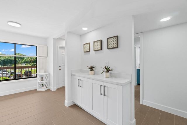 10092 Cedar Point Boulevard 204, Boynton Beach, FL 33437