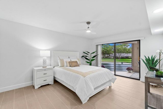 10092 Cedar Point Boulevard 204, Boynton Beach, FL 33437