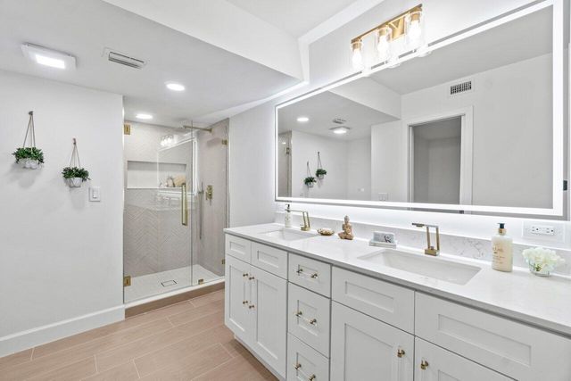 10092 Cedar Point Boulevard 204, Boynton Beach, FL 33437