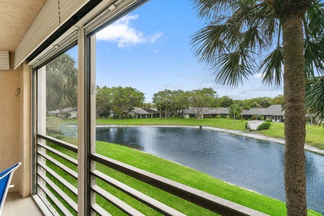 10092 Cedar Point Boulevard 204, Boynton Beach, FL 33437