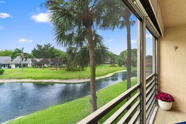 10092 Cedar Point Boulevard 204, Boynton Beach, FL 33437