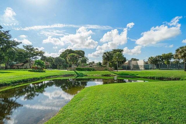 10092 Cedar Point Boulevard 204, Boynton Beach, FL 33437