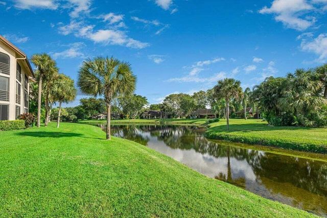 10092 Cedar Point Boulevard 204, Boynton Beach, FL 33437