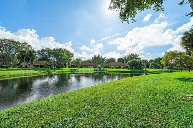 10092 Cedar Point Boulevard 204, Boynton Beach, FL 33437