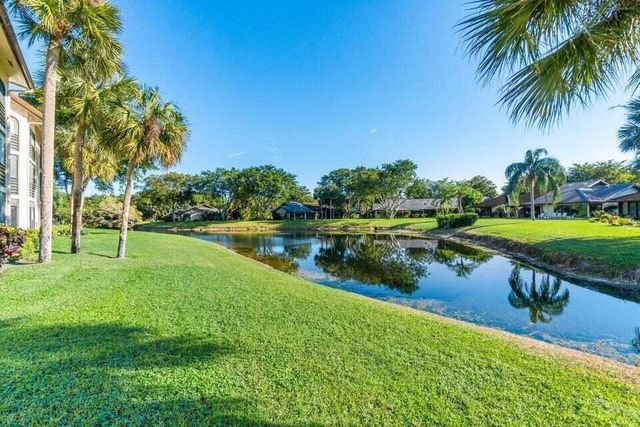 10092 Cedar Point Boulevard 204, Boynton Beach, FL 33437