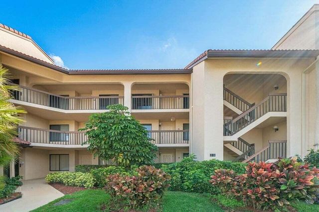 10092 Cedar Point Boulevard 204, Boynton Beach, FL 33437