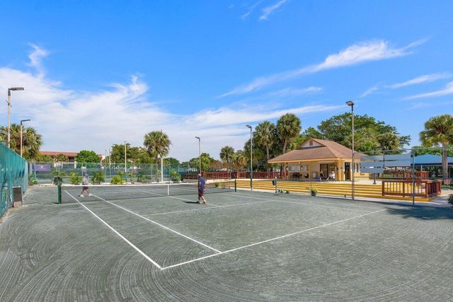 10092 Cedar Point Boulevard 204, Boynton Beach, FL 33437