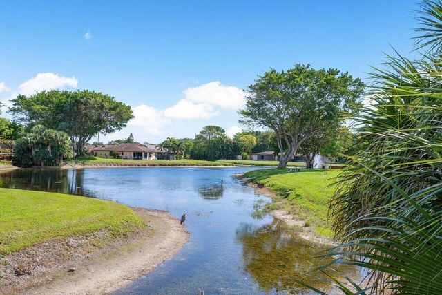 10092 Cedar Point Boulevard 204, Boynton Beach, FL 33437