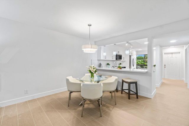 10092 Cedar Point Boulevard 204, Boynton Beach, FL 33437