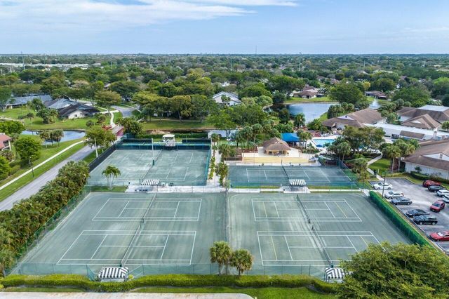 10092 Cedar Point Boulevard 204, Boynton Beach, FL 33437