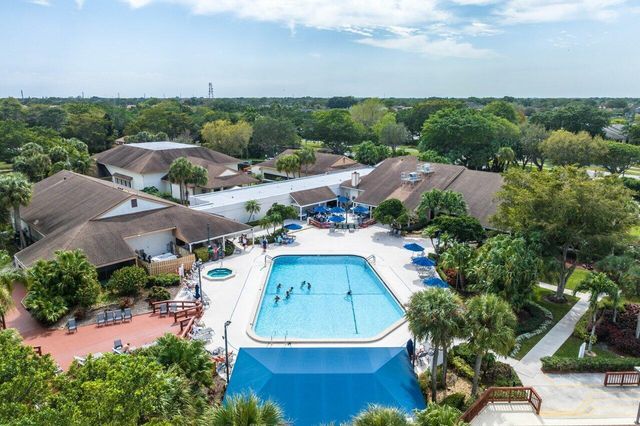 10092 Cedar Point Boulevard 204, Boynton Beach, FL 33437