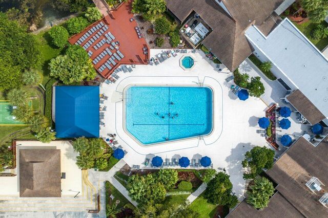 10092 Cedar Point Boulevard 204, Boynton Beach, FL 33437