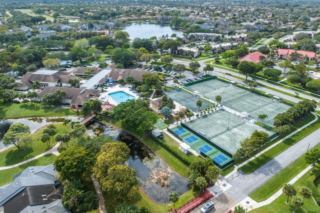 10092 Cedar Point Boulevard 204, Boynton Beach, FL 33437