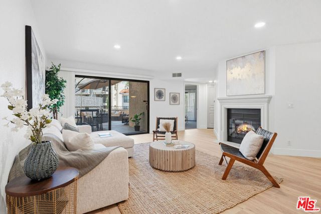 1633 S Bentley Avenue 101, Los Angeles, CA 90025