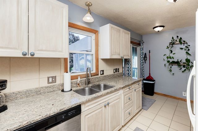 1826 57th Street, Des Moines, IA 50310