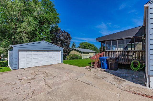 1826 57th Street, Des Moines, IA 50310
