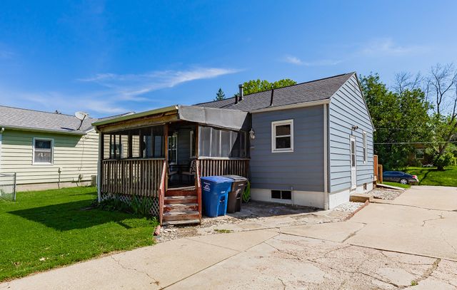 1826 57th Street, Des Moines, IA 50310
