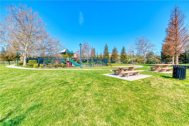 27824 Pine Crest, Castaic, CA 91384