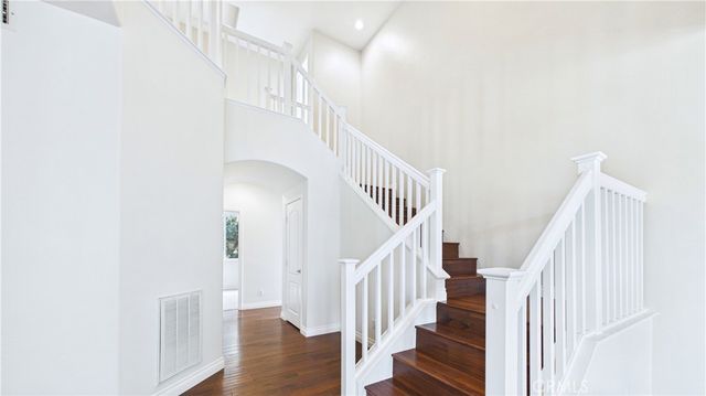 27824 Pine Crest, Castaic, CA 91384