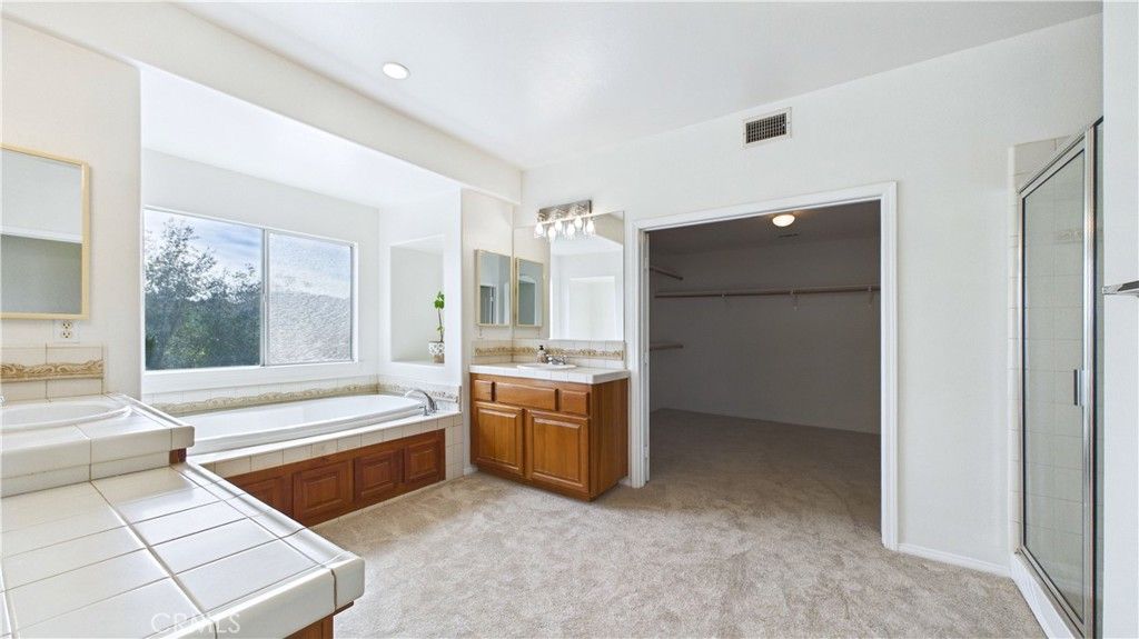 Image 38 of property listing at 27824 Pine Crest, Castaic, CA 91384