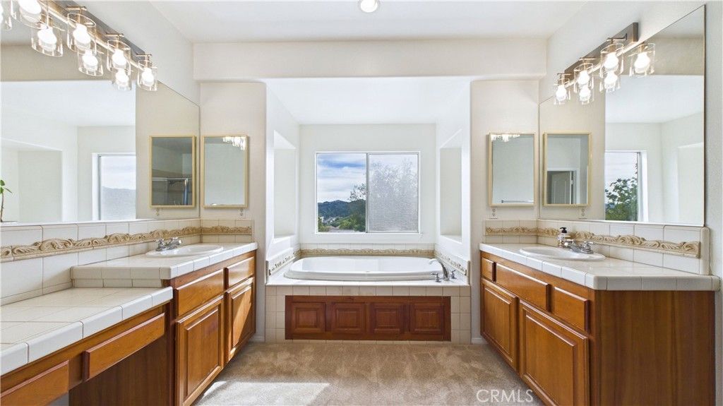 Image 40 of property listing at 27824 Pine Crest, Castaic, CA 91384