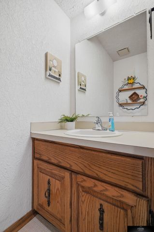 2904 Londonshire Court, Lincoln, NE 68516