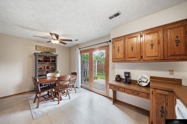 2904 Londonshire Court, Lincoln, NE 68516