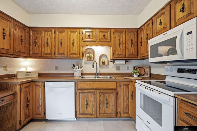 2904 Londonshire Court, Lincoln, NE 68516