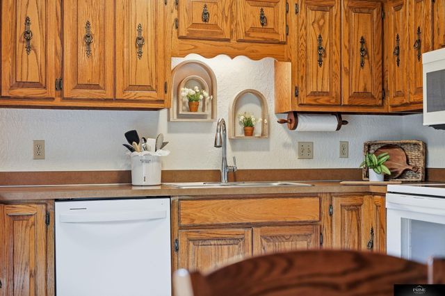 2904 Londonshire Court, Lincoln, NE 68516