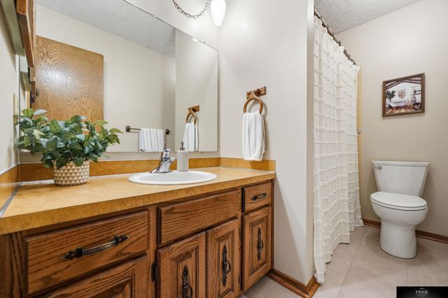 2904 Londonshire Court, Lincoln, NE 68516