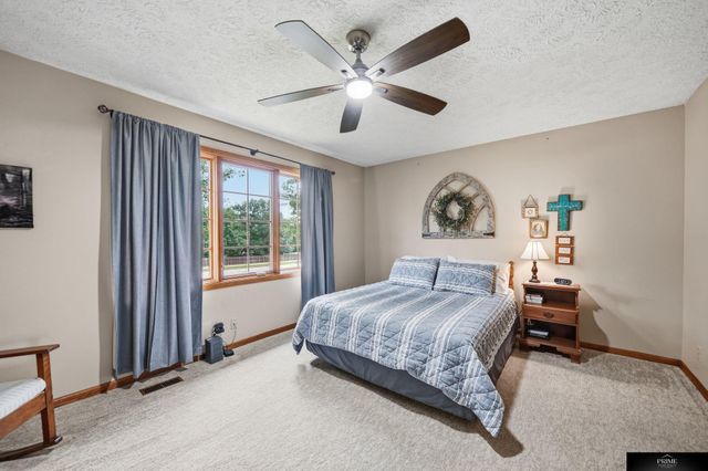 2904 Londonshire Court, Lincoln, NE 68516