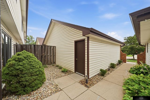2904 Londonshire Court, Lincoln, NE 68516