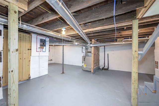 353 NW 3rd Street, Barberton, OH 44203