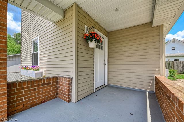 353 NW 3rd Street, Barberton, OH 44203