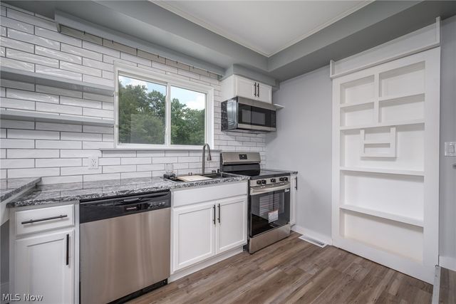 353 NW 3rd Street, Barberton, OH 44203