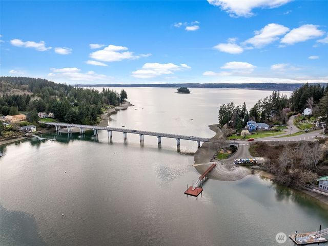 202 Fir Drive NW, Gig Harbor, WA 98335