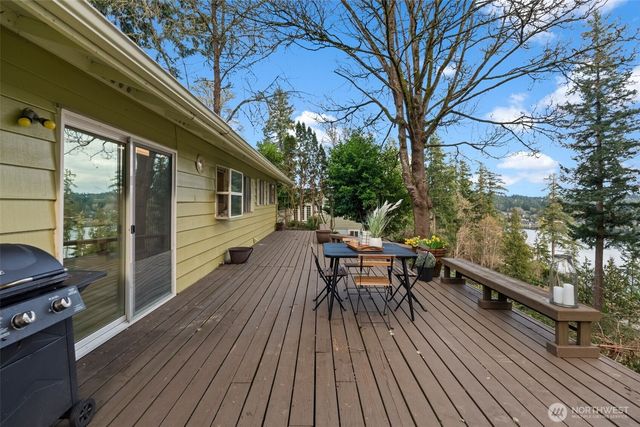 202 Fir Drive NW, Gig Harbor, WA 98335