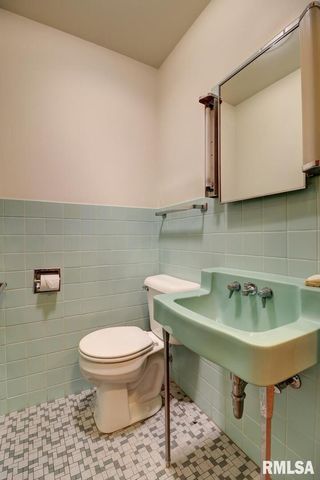 910 2ND Avenue S, Clinton, IA 52732