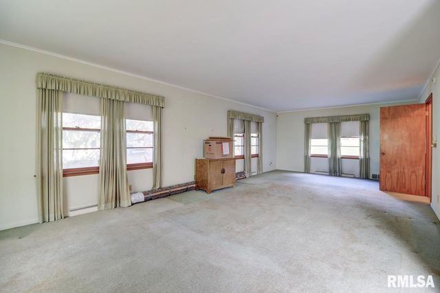 910 2ND Avenue S, Clinton, IA 52732