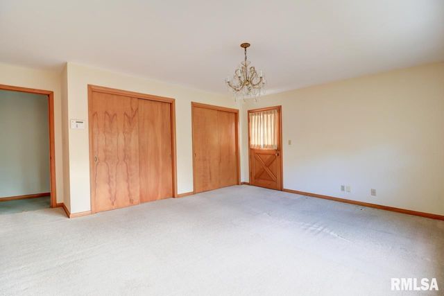 910 2ND Avenue S, Clinton, IA 52732