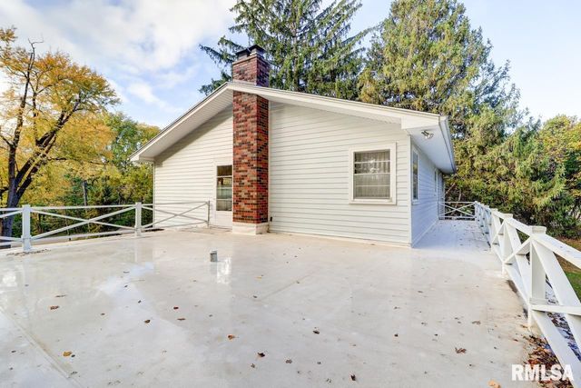 910 2ND Avenue S, Clinton, IA 52732