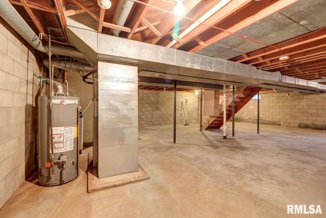 910 2ND Avenue S, Clinton, IA 52732