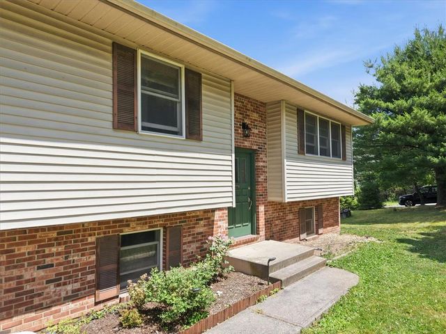 2279 Taylor Drive, Upper Saucon Twp, PA 18034