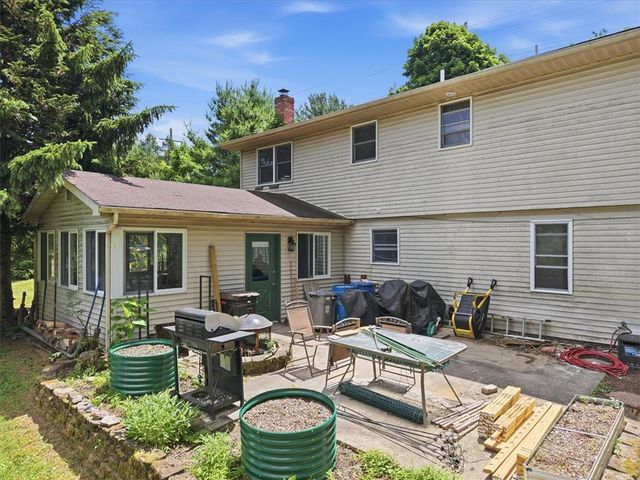 2279 Taylor Drive, Upper Saucon Twp, PA 18034
