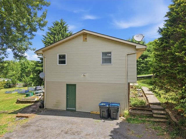 2279 Taylor Drive, Upper Saucon Twp, PA 18034