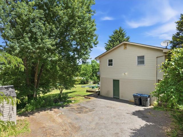 2279 Taylor Drive, Upper Saucon Twp, PA 18034
