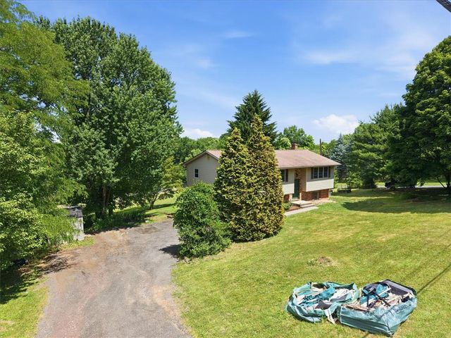 2279 Taylor Drive, Upper Saucon Twp, PA 18034